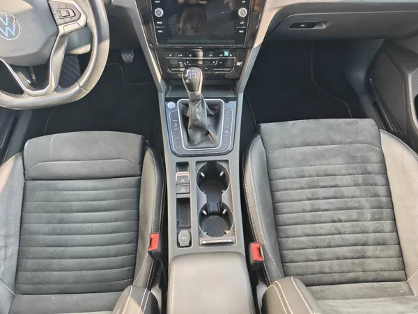 Volkswagen Passat Elegance 6G 2,0TDi - foto 9
