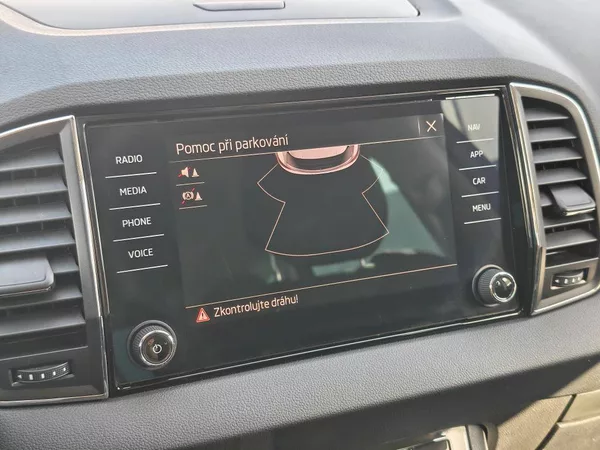 Škoda Karoq Ambition DSG 1,5TSI - foto 15