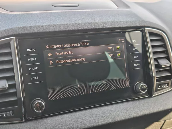 Škoda Karoq Ambition DSG 1,5TSI - foto 16