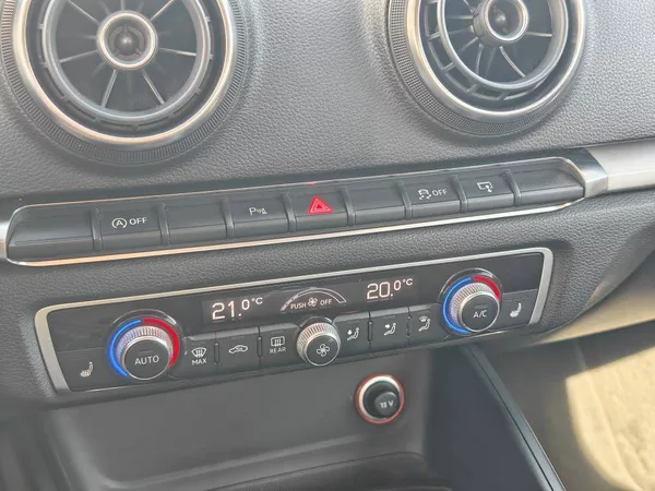 Audi A3 6MP 1,6TDI - foto 17