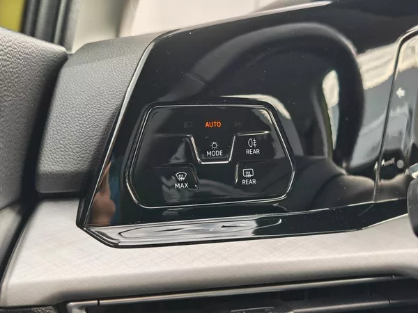 Volkswagen Golf Life 6G 1,5TSi - foto 19