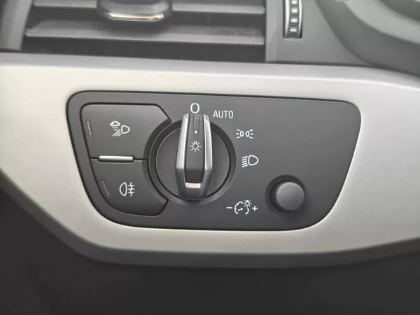 Audi A4 35 Advanced 35 7ST 2,0TFSI - foto 21
