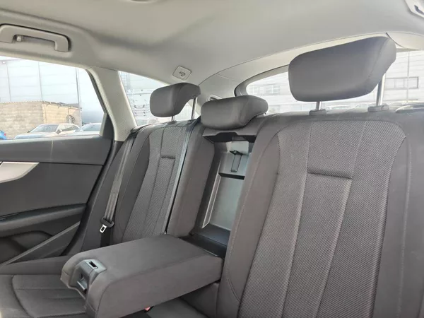 Audi A4 35 Advanced 35 7ST 2,0TFSI - foto 8
