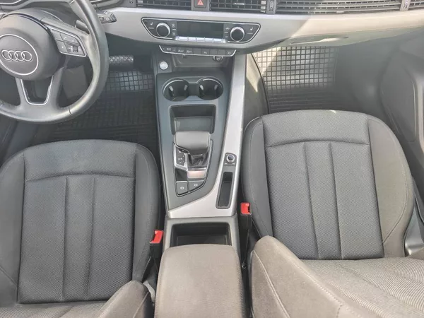 Audi A4 35 Advanced 35 7ST 2,0TFSI - foto 9