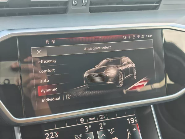 Audi A6 40 Sline ST7 2,0TDI - foto 19