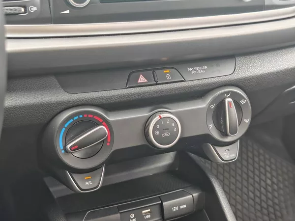 Kia Rio Comfort 1,25 CVVT - foto 16