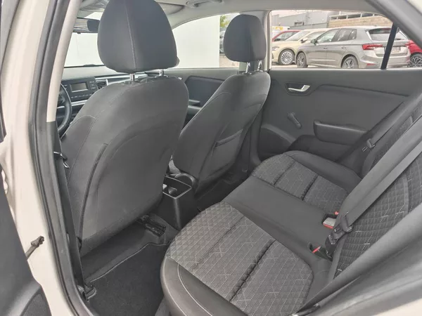 Kia Rio Comfort 1,25 CVVT - foto 7