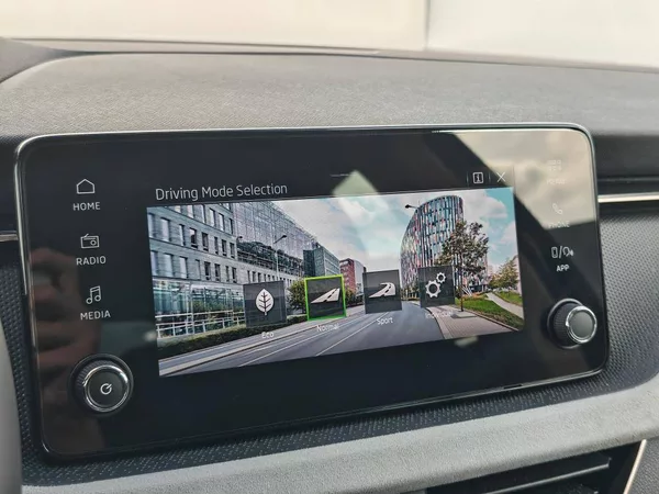 Škoda Kamiq Top Selection 7DSG 1,0TSI - foto 17
