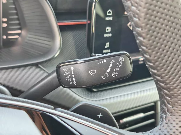Škoda Kamiq Monte Carlo 7DSG 1,5TSI - foto 14