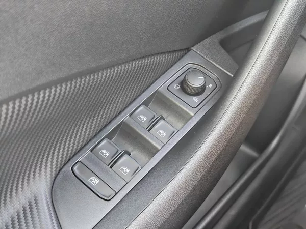 Škoda Kamiq Monte Carlo 7DSG 1,5TSI - foto 19