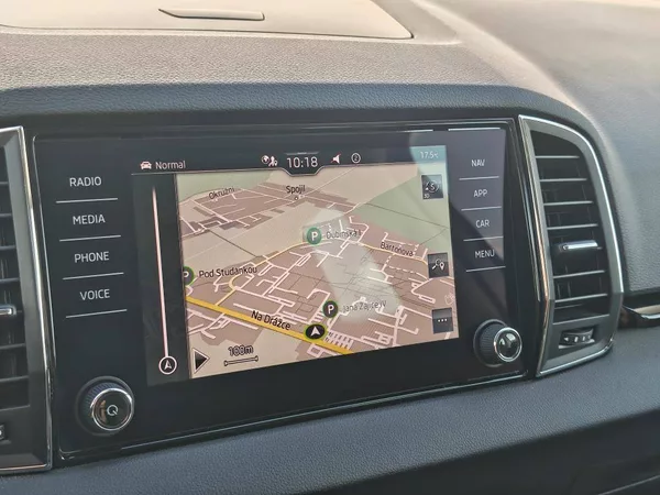 Škoda Karoq Style 7DSG 2,0 TDI - foto 16