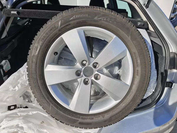Škoda Scala Top Selection 6MP 1,0TSI - foto 22