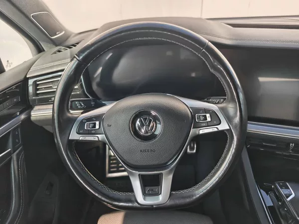 Volkswagen Touareg R-line 8TT 3,0TDI - foto 13