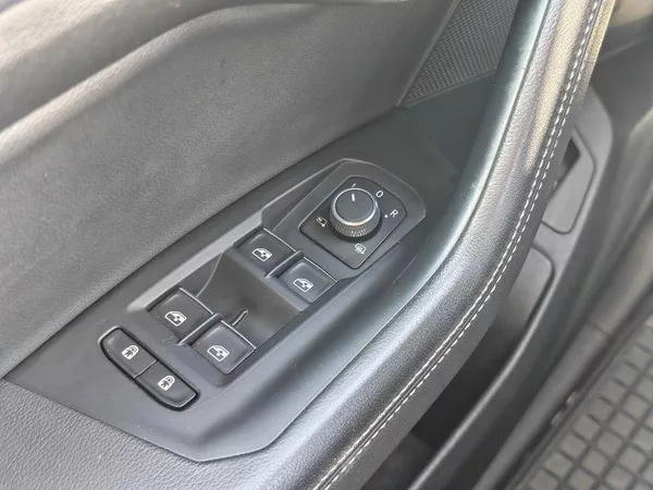 Volkswagen Touareg R-line 8TT 3,0TDI - foto 24