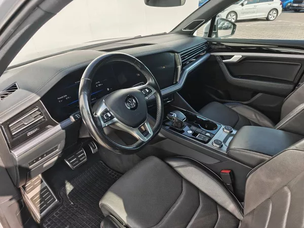 Volkswagen Touareg R-line 8TT 3,0TDI - foto 5