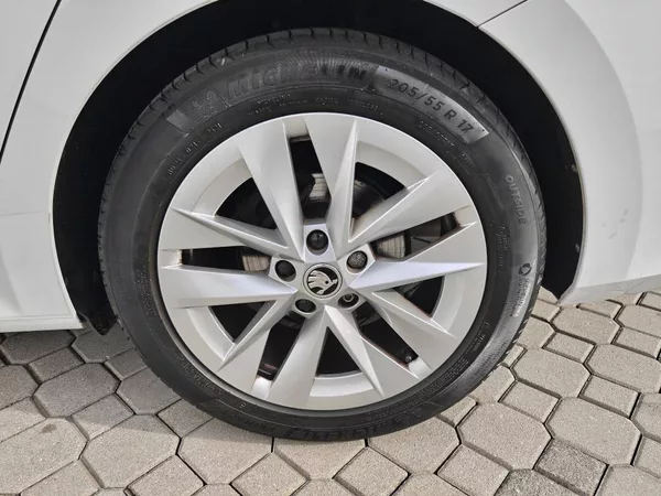Škoda Octavia Style 1,5 TSI - foto 22