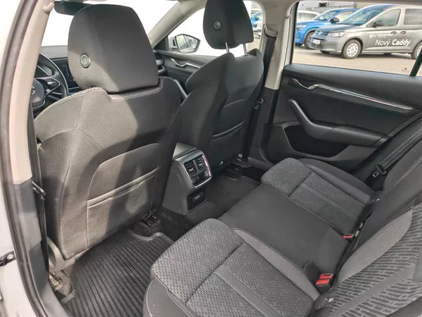 Škoda Octavia Style 1,5 TSI - foto 7