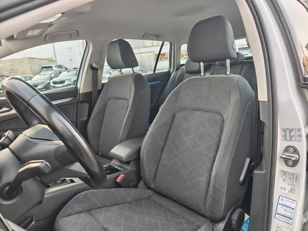 Volkswagen Golf Life 6G 1,5TSi - foto 6
