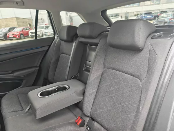 Volkswagen Golf Life 7DSG 1,5 eTSI - foto 8