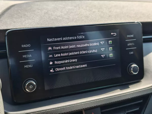 Škoda Kamiq Fresh 6MP 1,0TSI - foto 15