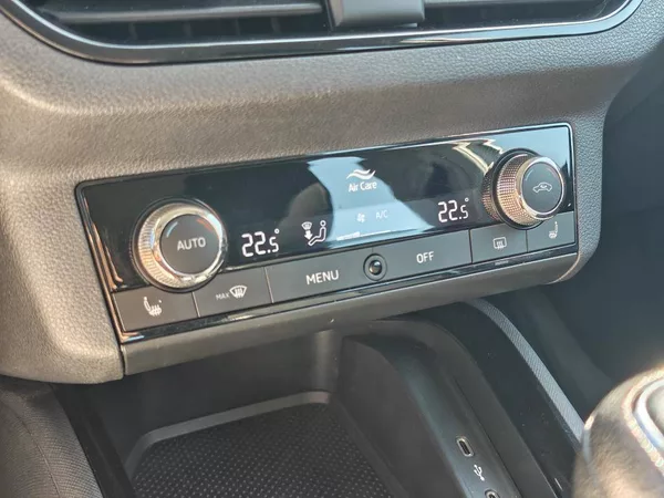 Škoda Kamiq Fresh 6MP 1,0TSI - foto 18