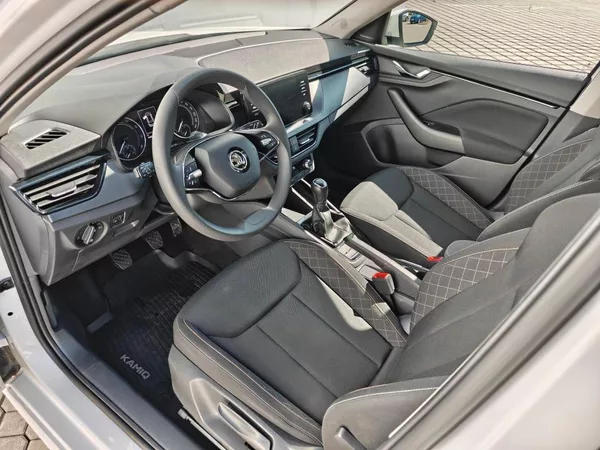 Škoda Kamiq Fresh 6MP 1,0TSI - foto 5