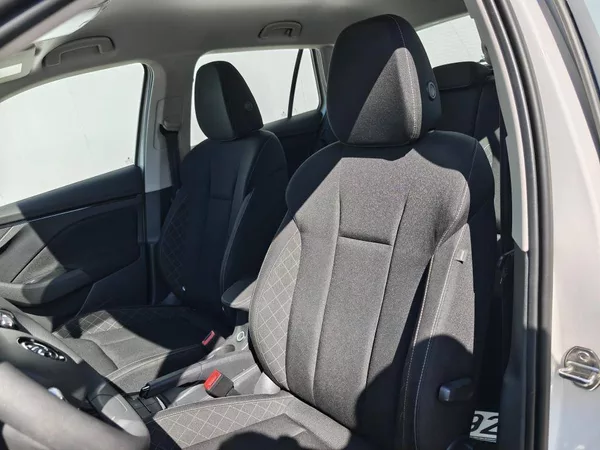 Škoda Kamiq Fresh 6MP 1,0TSI - foto 6