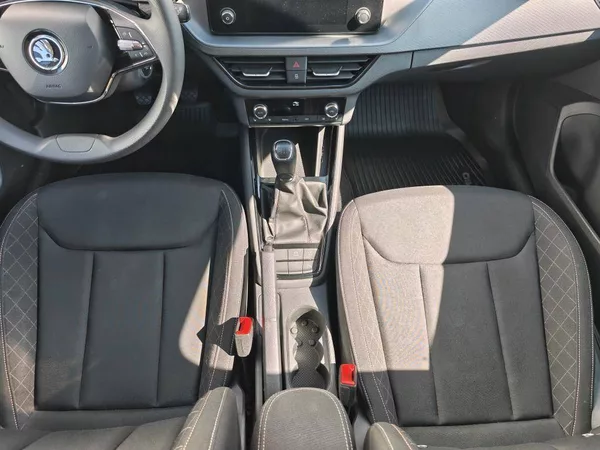 Škoda Kamiq Fresh 6MP 1,0TSI - foto 9