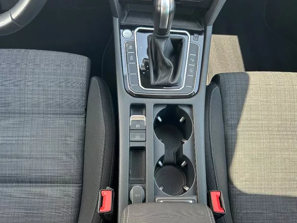 Volkswagen Passat Var. DTUA - foto 10