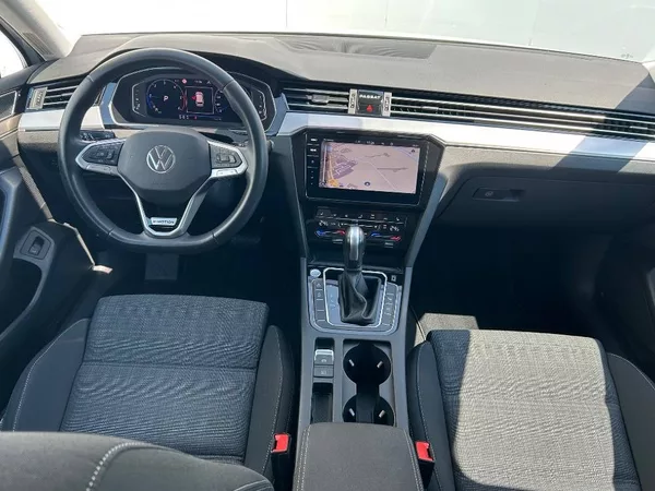 Volkswagen Passat Var. DTUA - foto 11