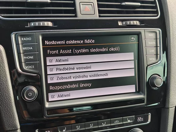 Volkswagen Golf R 4M 2,0TSi - foto 14
