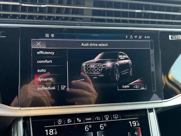 Audi Q7 SUV 50 Sline Quattro 8TT 3,0TD - foto 18