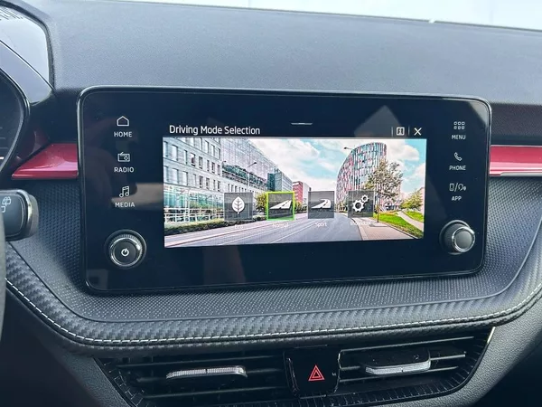 Škoda Fabia Monte Carlo 6MP 1,0TSI - foto 16