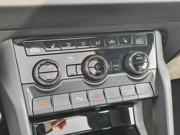 Škoda Karoq 2,0TSI 140kW Sportline 7DSG 4x - foto 18