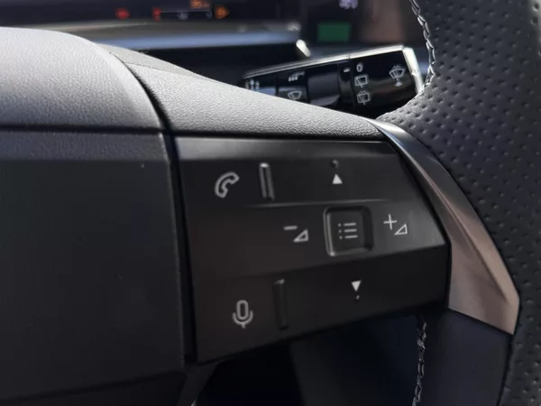 Opel Grandland GS Hybrid TURBO eDCT6 1.2 TURB - foto 17