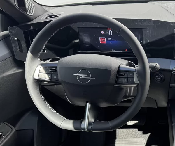 Opel Astra Edition eDCT6 1,2 TURBO - foto 11