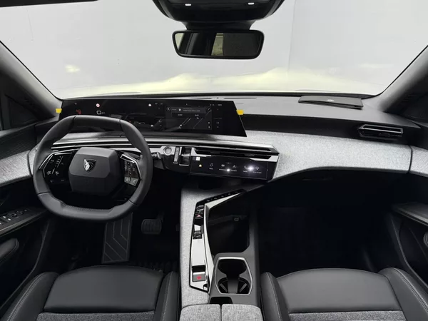 Peugeot 3008 ALLURE Hybrid e-DCS6 1,2 - foto 6