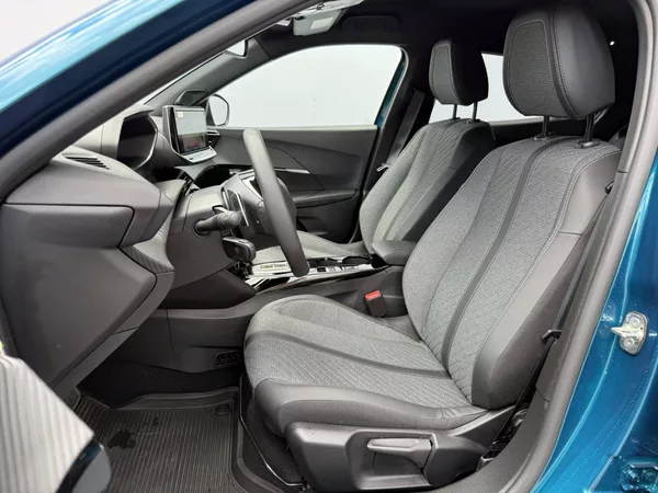 Peugeot 2008 ALLURE Hybrid 1,2 145 e-DCS6 - foto 10