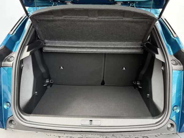 Peugeot 2008 ALLURE Hybrid 1,2 145 e-DCS6 - foto 12