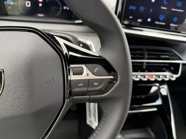 Peugeot 2008 ALLURE Hybrid 1,2 145 e-DCS6 - foto 15