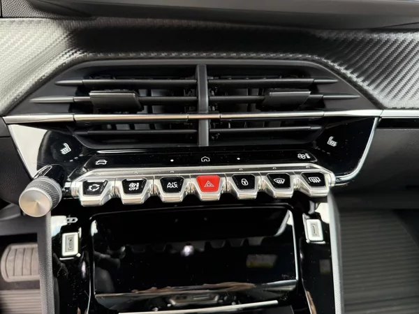 Peugeot 2008 ALLURE Hybrid 1,2 145 e-DCS6 - foto 21