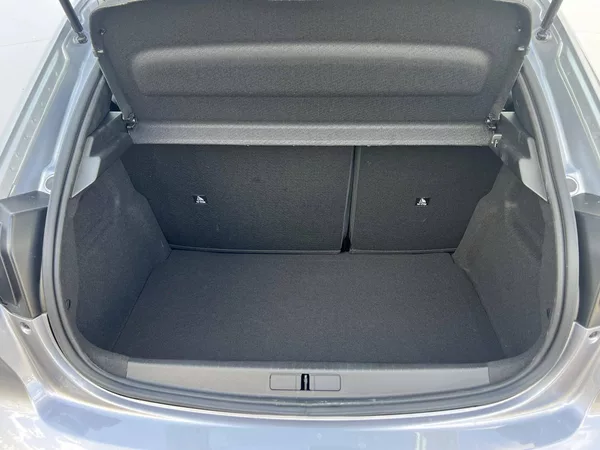 Peugeot 208 STYLE S&S MAN6 1,2 PureTech - foto 9