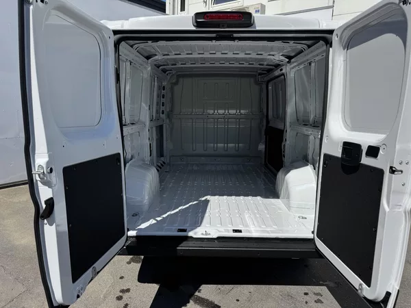 Opel Movano L2H1 3000 6°MT 2,2 CDTi - foto 10