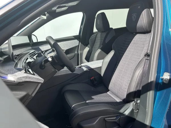 Peugeot 5008 GT e-DCS6 Hybrid - foto 7