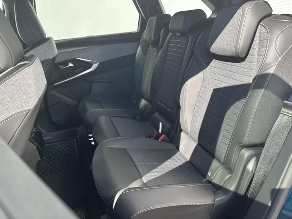 Peugeot 5008 GT e-DCS6 Hybrid - foto 8