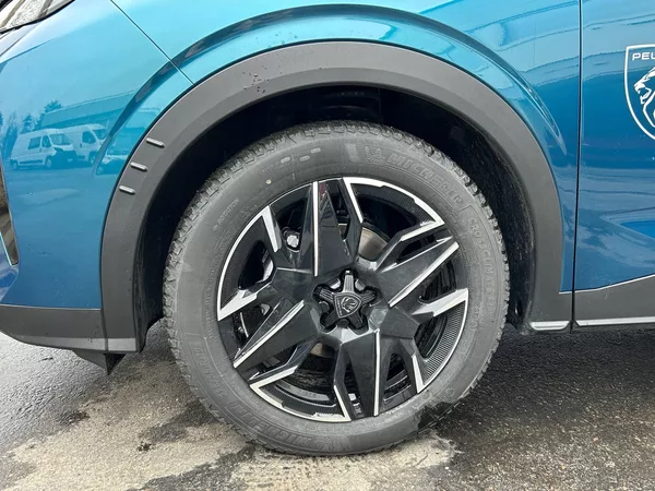 Peugeot 3008 ALLURE Hybrid e-DCS6 1,2 - foto 11