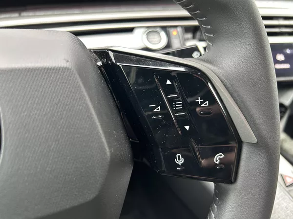 Peugeot 3008 ALLURE Hybrid e-DCS6 1,2 - foto 16