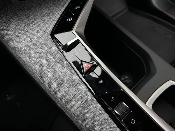 Peugeot 3008 ALLURE Hybrid e-DCS6 1,2 - foto 21