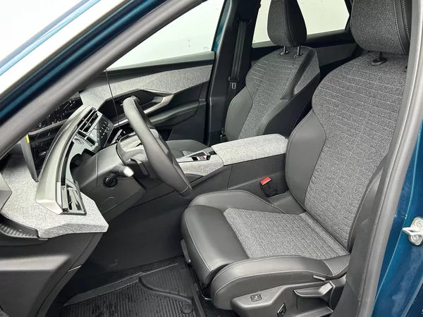 Peugeot 3008 ALLURE Hybrid e-DCS6 1,2 - foto 7