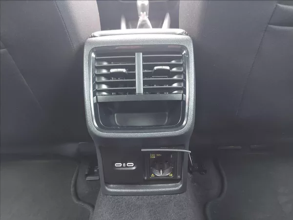 Škoda Octavia 2,0 TDI STYLE FUL LED S.KNIHA - foto 23